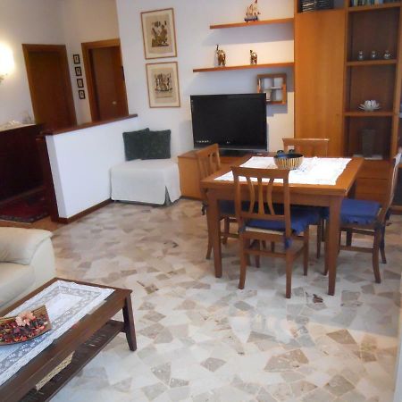 Appartamento Elisabetta Veneţia-Lido Exterior foto